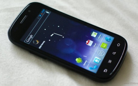 Смартфон Google Nexus-S. Фото с сайта gsmarena.com