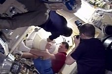 Экипаж корабля «Союз ТМА-06М». Фото с сайта mcc.rsa.ru