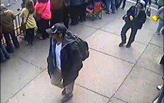 Двое подозреваемых, снятых на камеру FBI. Фото с сайта fbi.gov
