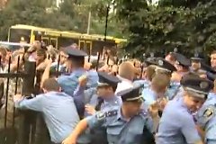 Штурм отдела. Кадр киевского Пятого канала