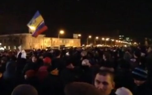 Митинг в Харькове. Стоп-кадр с видео в YouTube