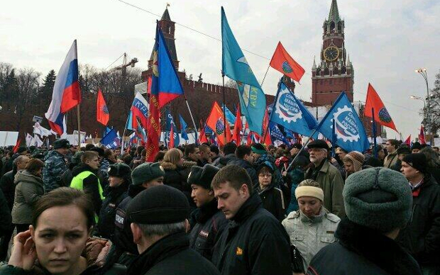 Митинг на Васильевском спуске. Фото пользователя Twitter @martin_camera