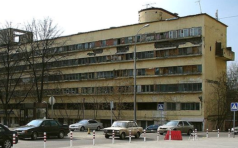 Дом Наркомфина. Фото NVO с сайта wikimedia.org