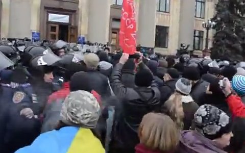 Митинг в Харькове. Стоп-кадр с видео в YouTube