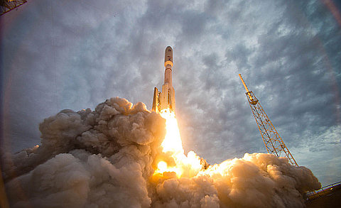 Запуск ракеты «Атлас-5». Фото с сайта flickr.com