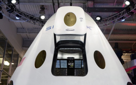 Фото с сайта spacex.com