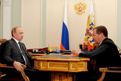 Владимир Путин и Дмитрий Медведев. Фото с сайта kremlin.ru