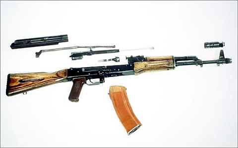 Неполная разборка АК74. Фото с сайта wikimedia.org
